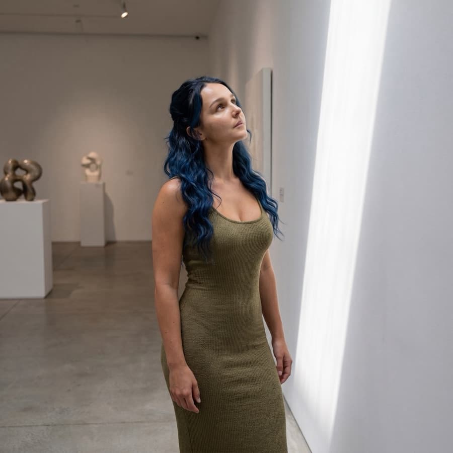 Parisa F. — Art creator